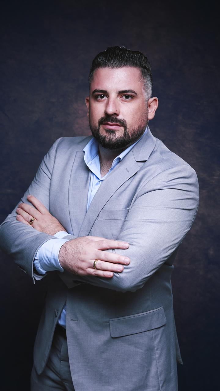 Dr. Marcelo Vilela